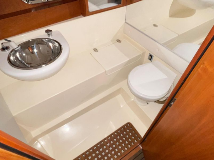 Tullio Abbate 33 yacht charter, photo 6