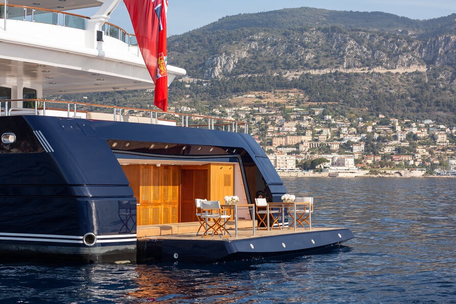 TREEHOUSE yacht charter, photo 2