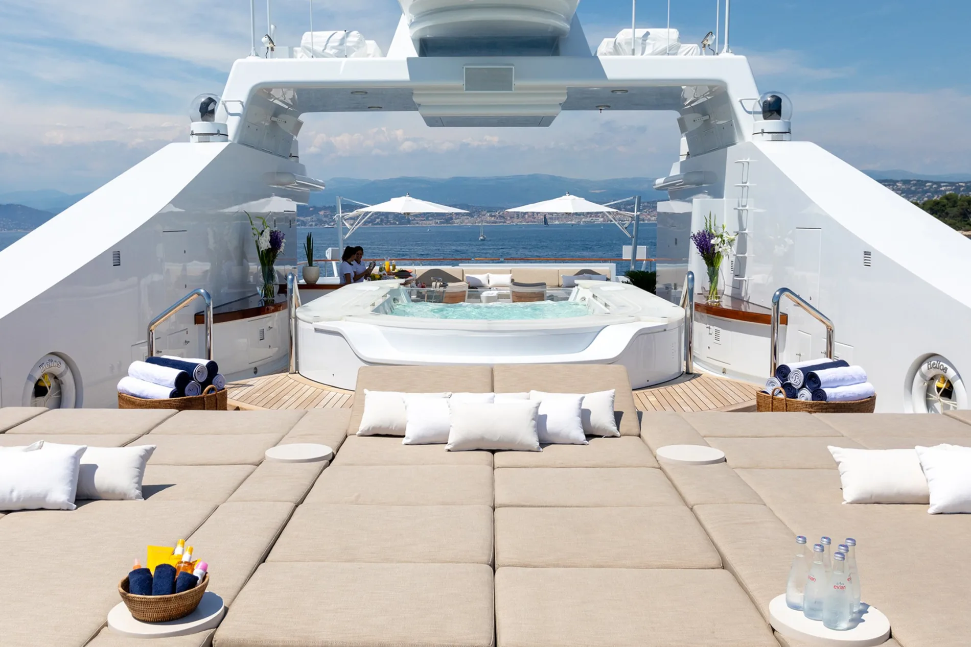 TREEHOUSE yacht charter, photo 3