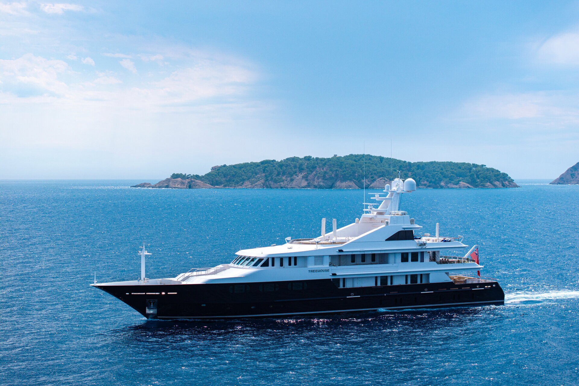 TREEHOUSE luxury yacht charter French Riviera