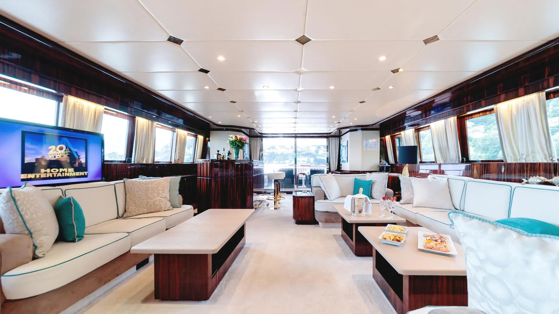 HEMILEA yacht charter, photo 4