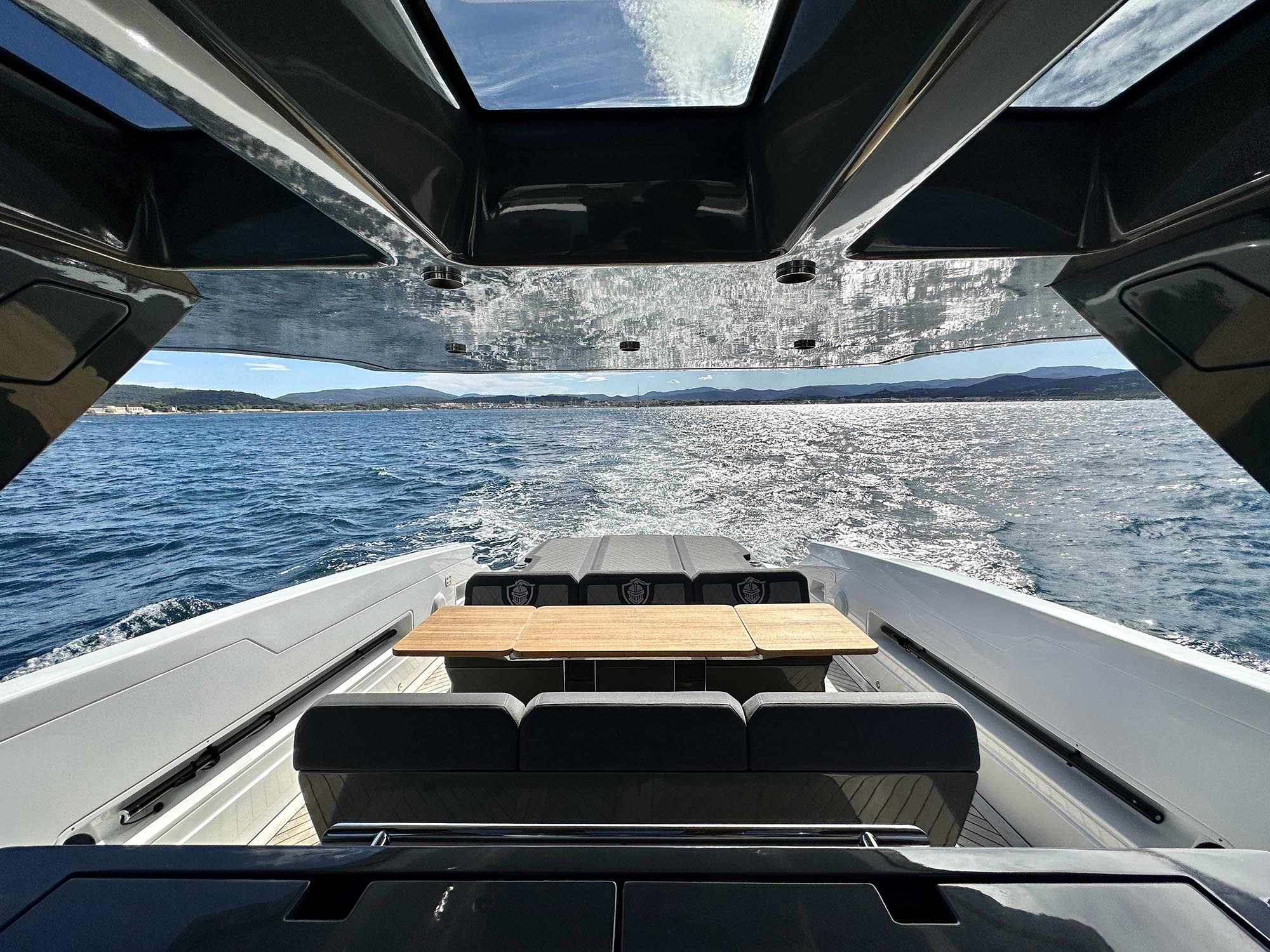 GLADIATOR 493 yacht charter, photo 7