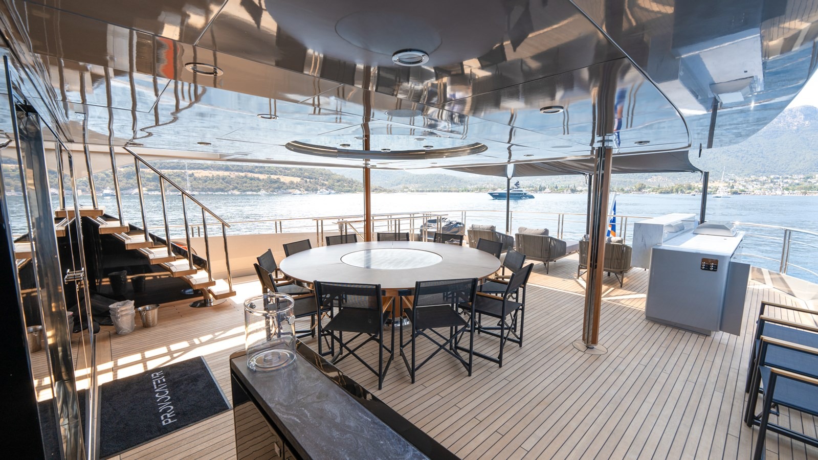 PROVOCATEUR yacht charter, photo 6