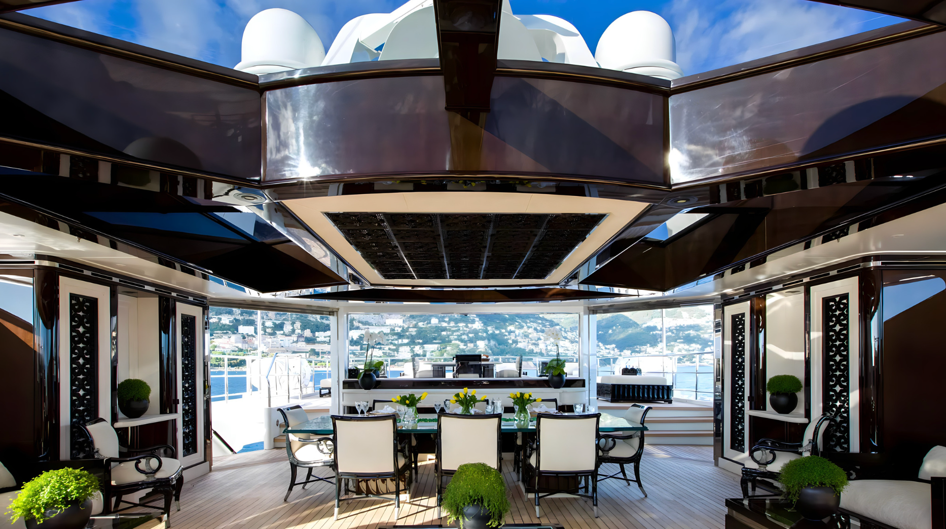 LIONESS V yacht charter, photo 8