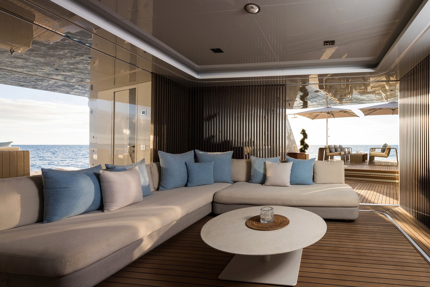ARTISAN yacht charter, photo 4