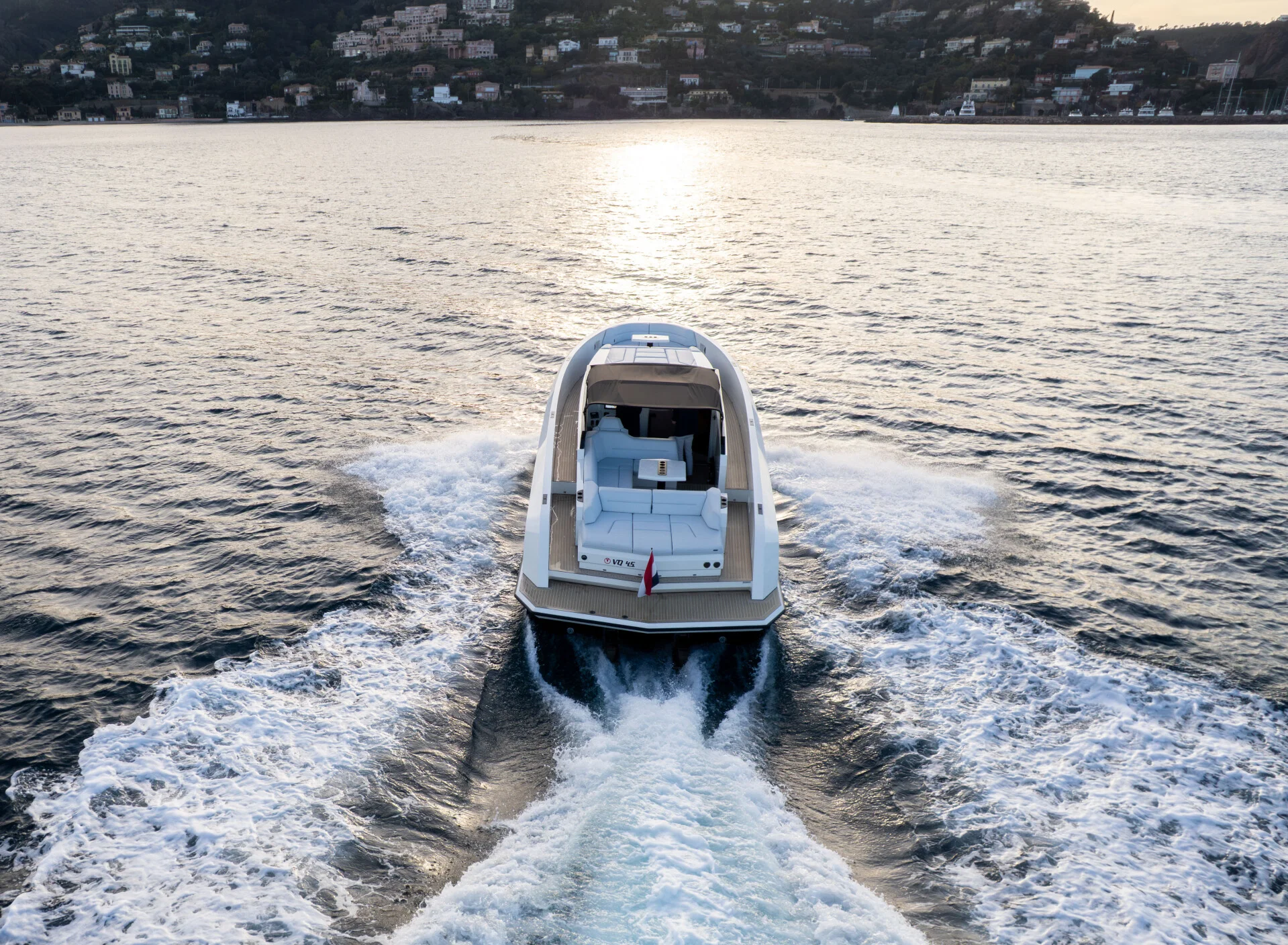 Vanquish 45 yacht charter, photo 6