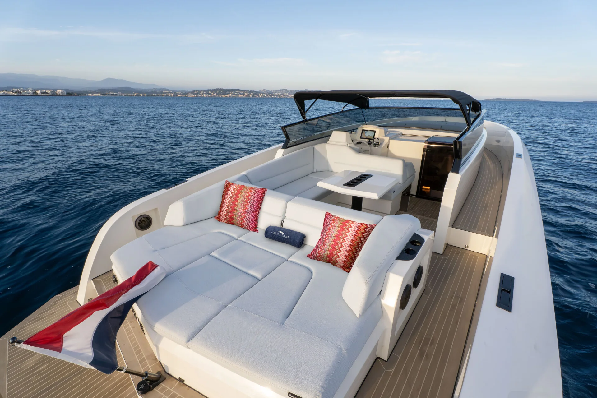 Vanquish 45 yacht charter, photo 3