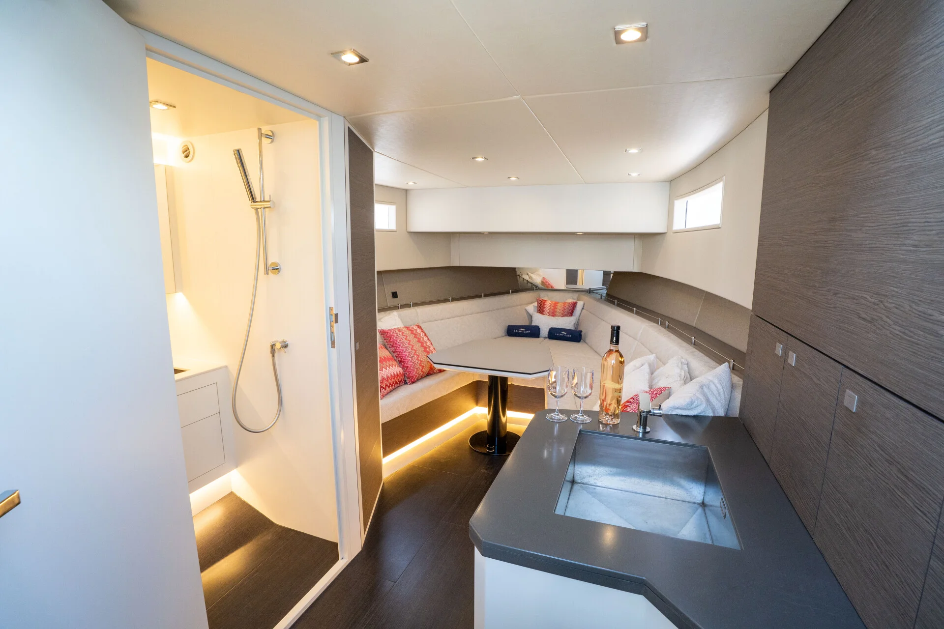 Vanquish 45 yacht charter, photo 5