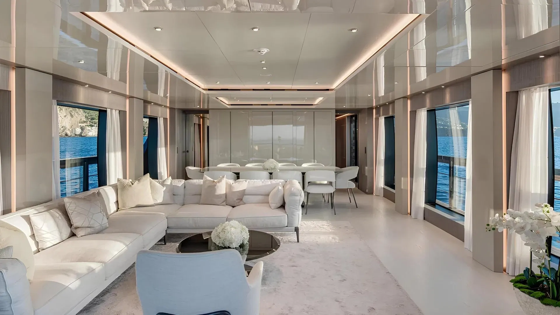 MARICAN FOREVER yacht charter, photo 4