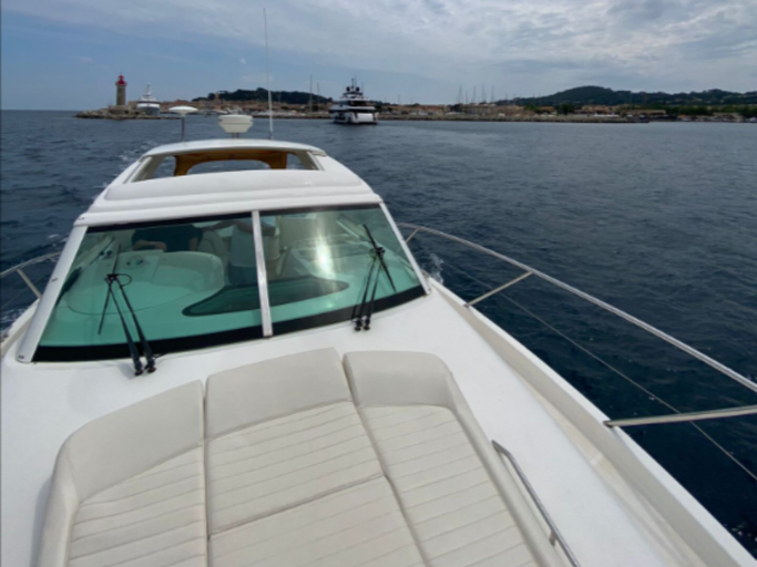 Prestige 34 S yacht charter, photo 2