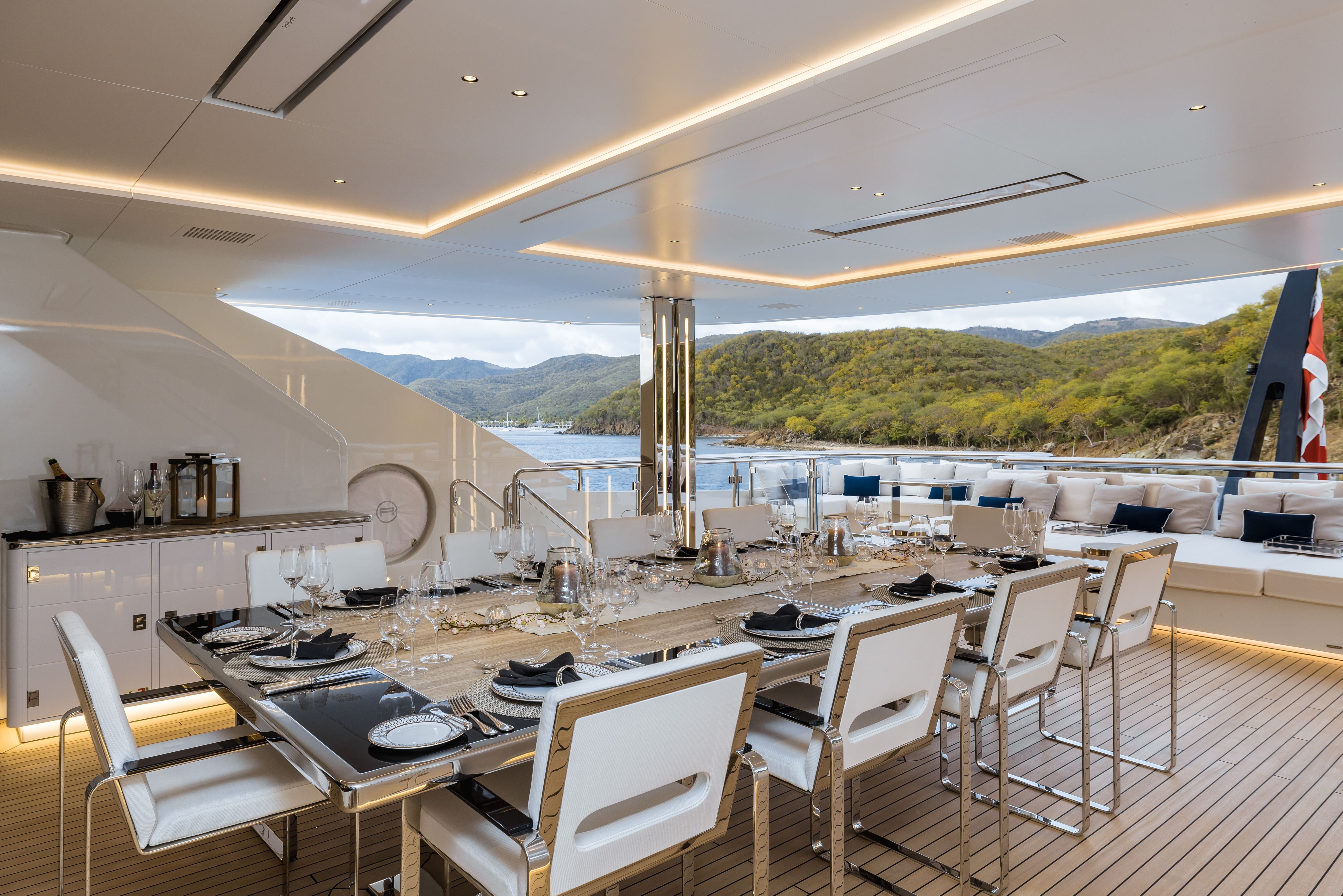 RESILIENCE yacht charter, photo 5