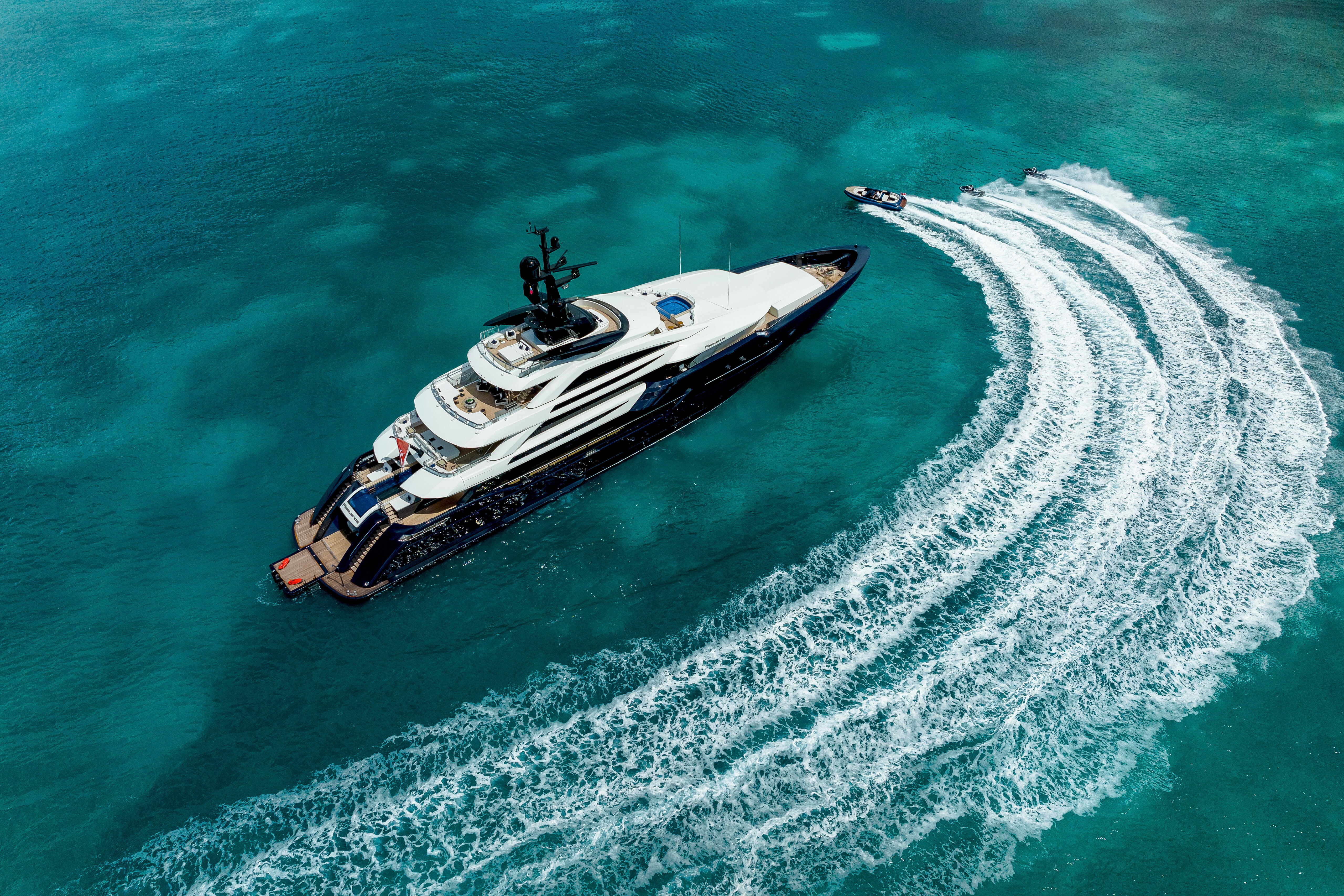 RESILIENCE yacht charter, photo 2