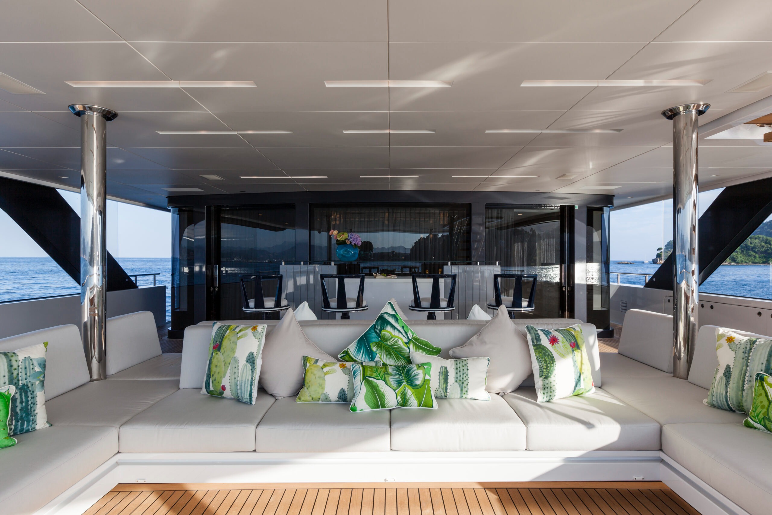 QUINTA ESSENTIA yacht charter, photo 3