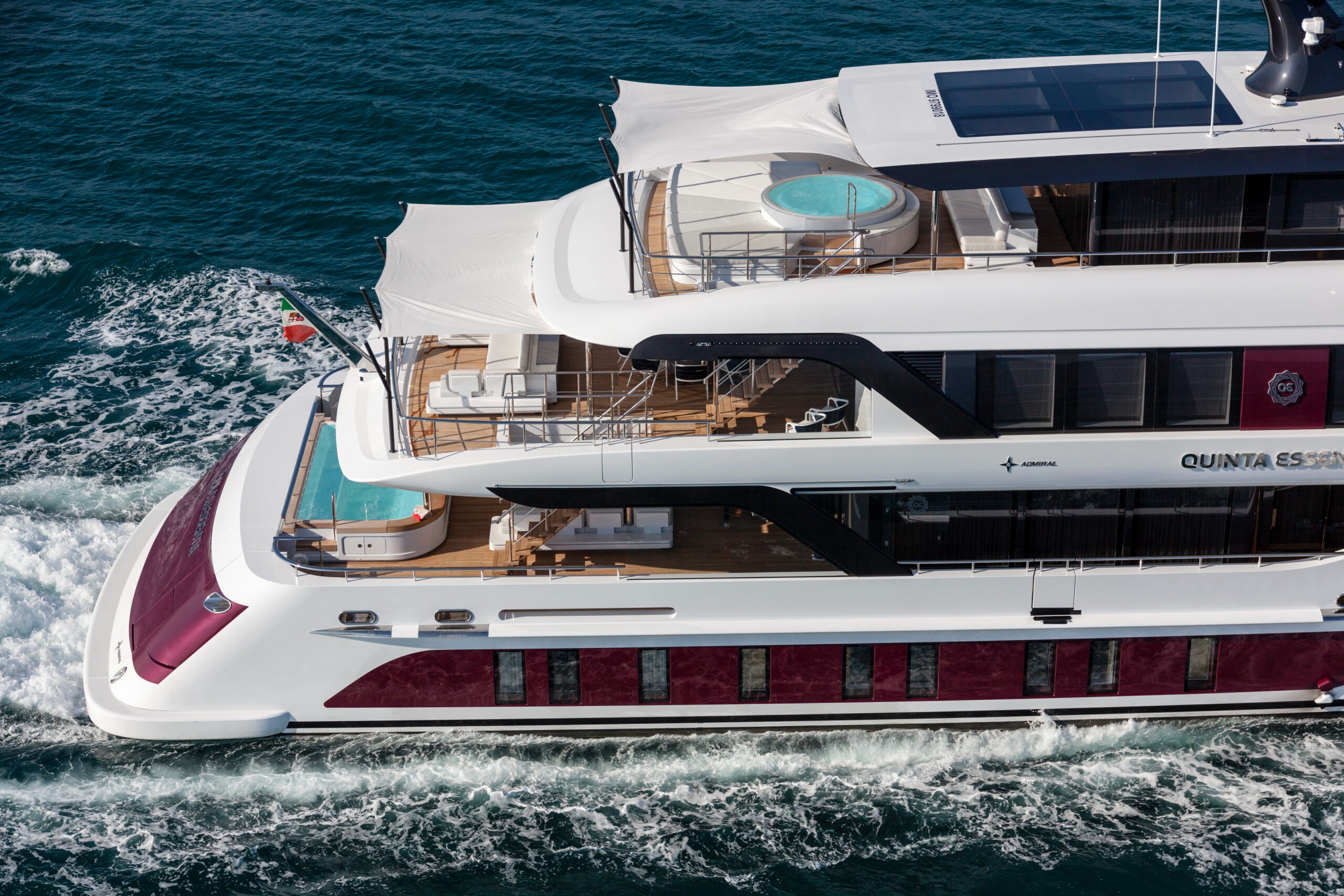 QUINTA ESSENTIA yacht charter, photo 2