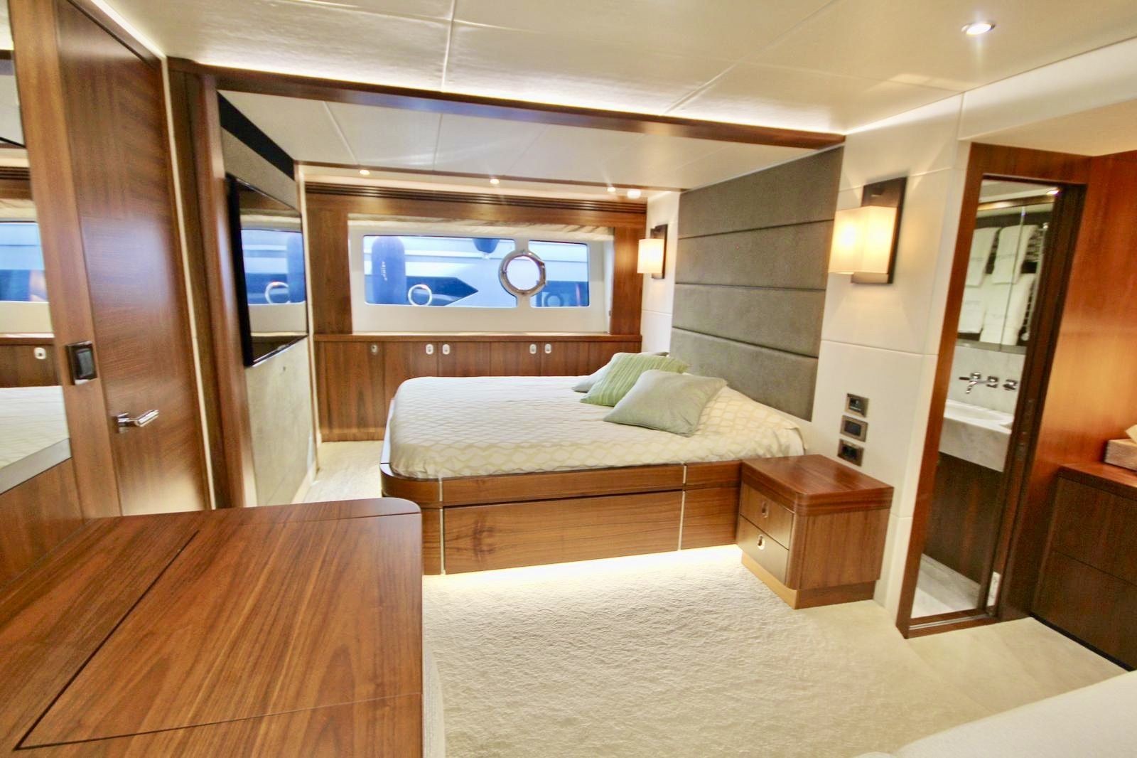 SUNSEEKER 75 yacht charter, photo 4