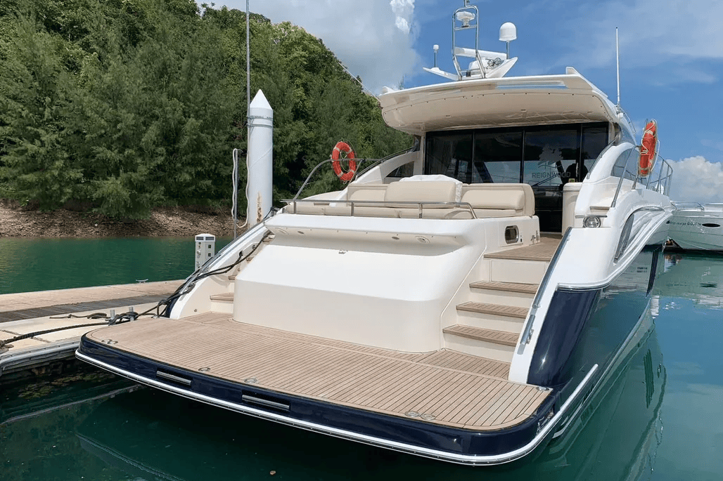PRINCESS V62S yacht charter, photo 3