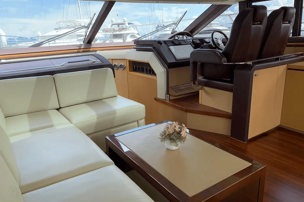 PRINCESS V62S yacht charter, photo 8