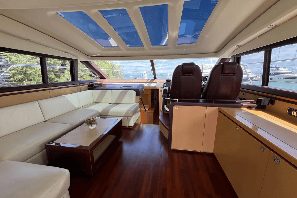 PRINCESS V62S yacht charter, photo 4