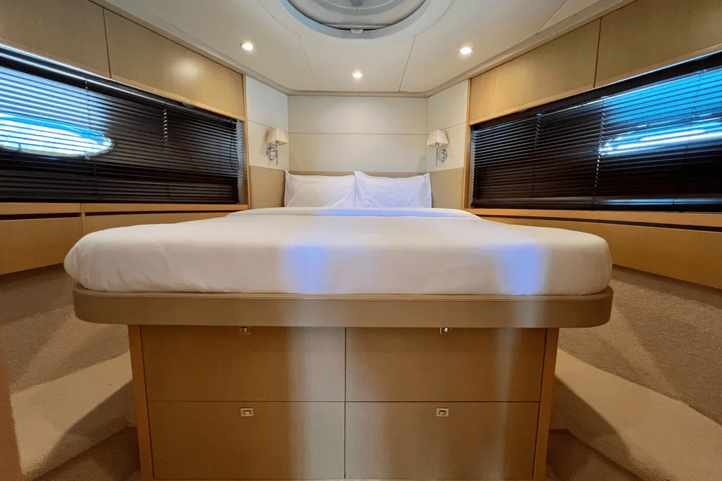 PRINCESS V62S yacht charter, photo 7