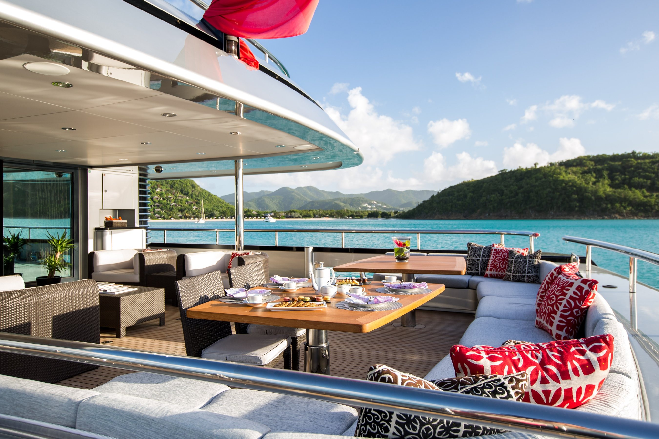 SLIPSTREAM yacht charter, photo 3