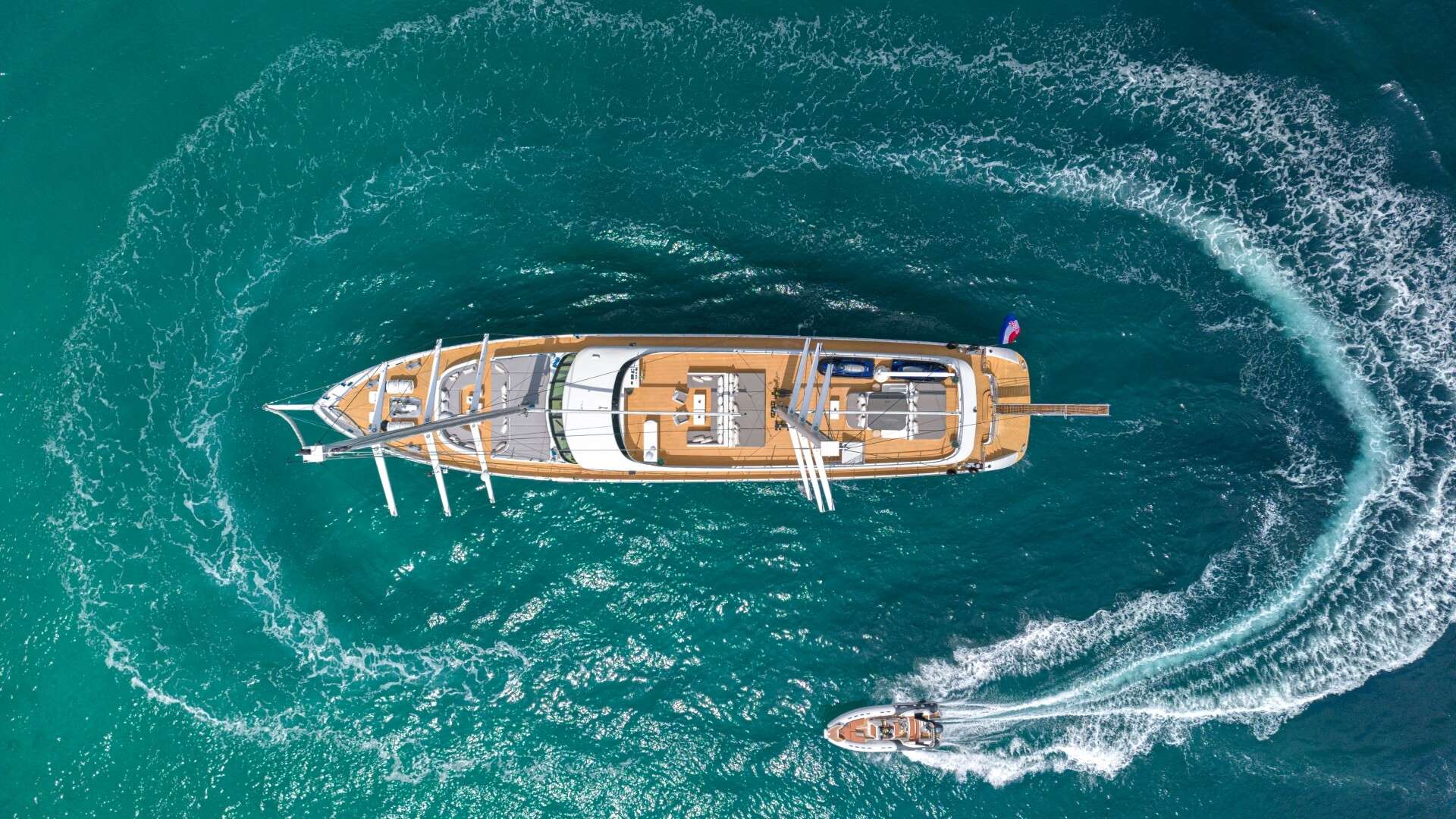 Aurum Sky yacht charter, photo 2