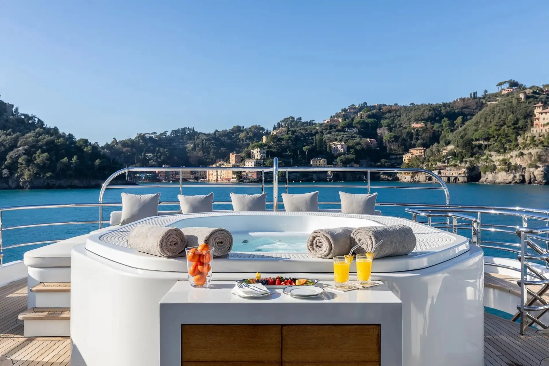 REVELRY yacht charter, photo 6