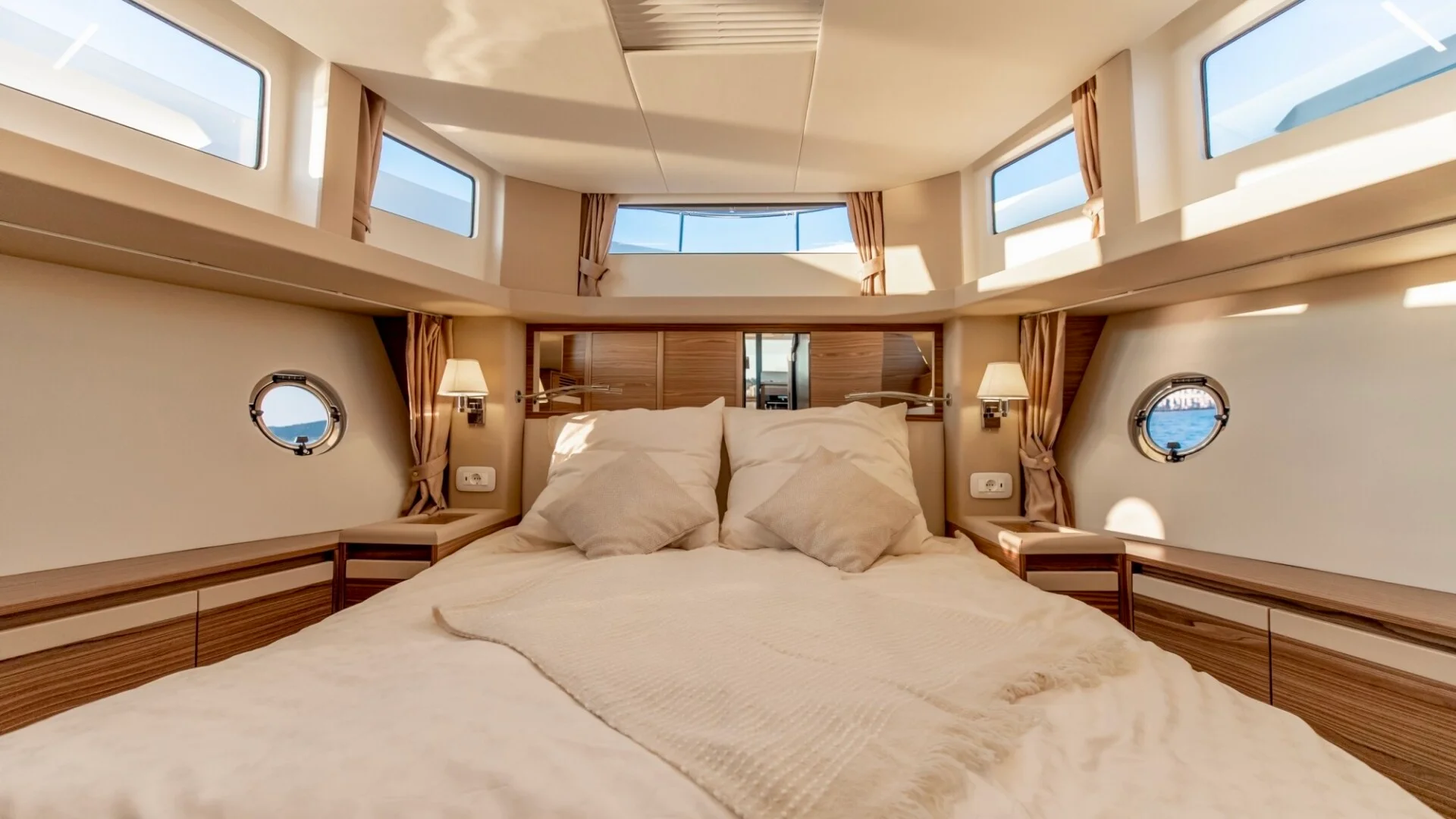 GREENLINE 45 yacht charter, photo 5