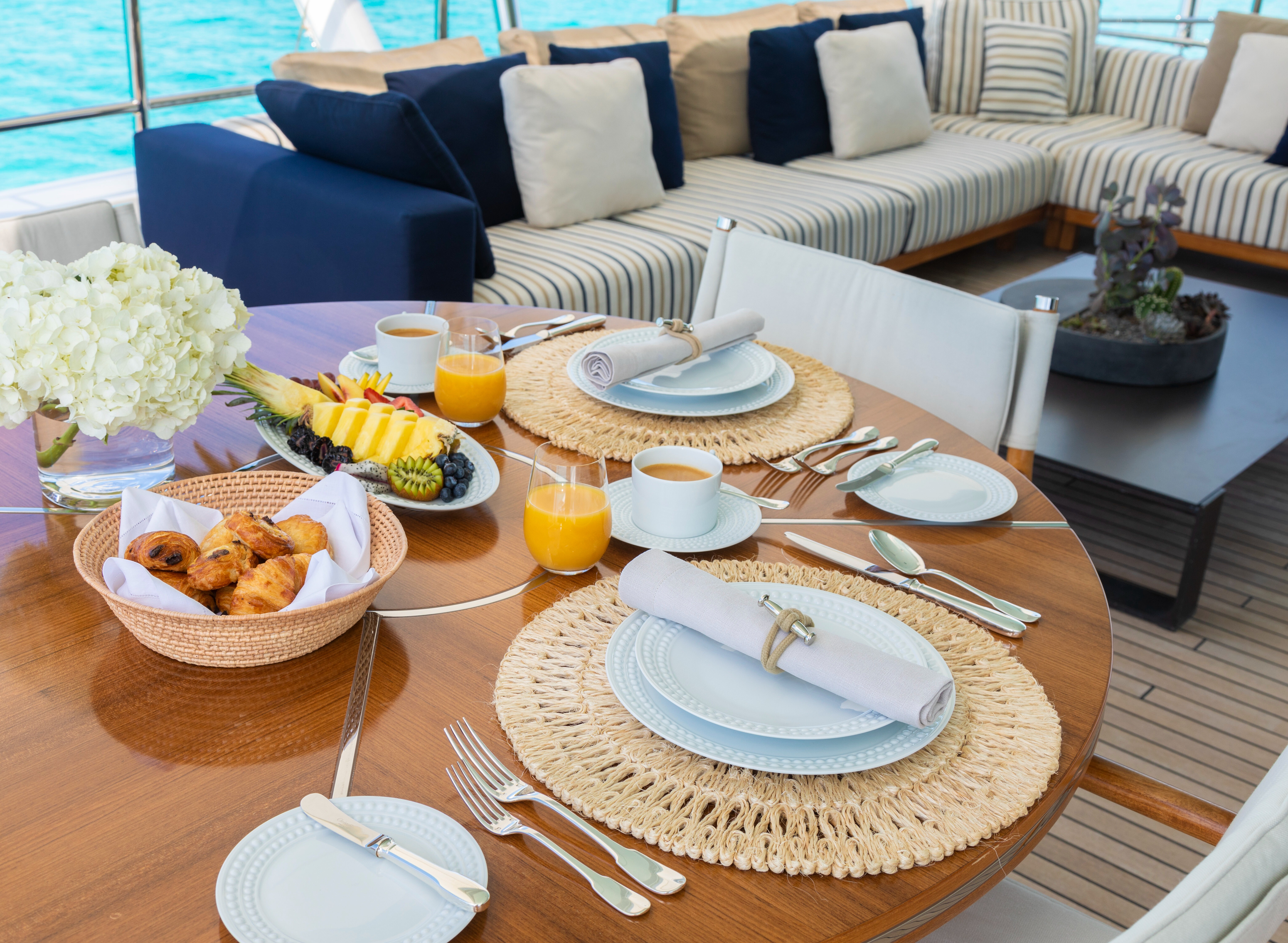 HALO yacht charter, photo 8