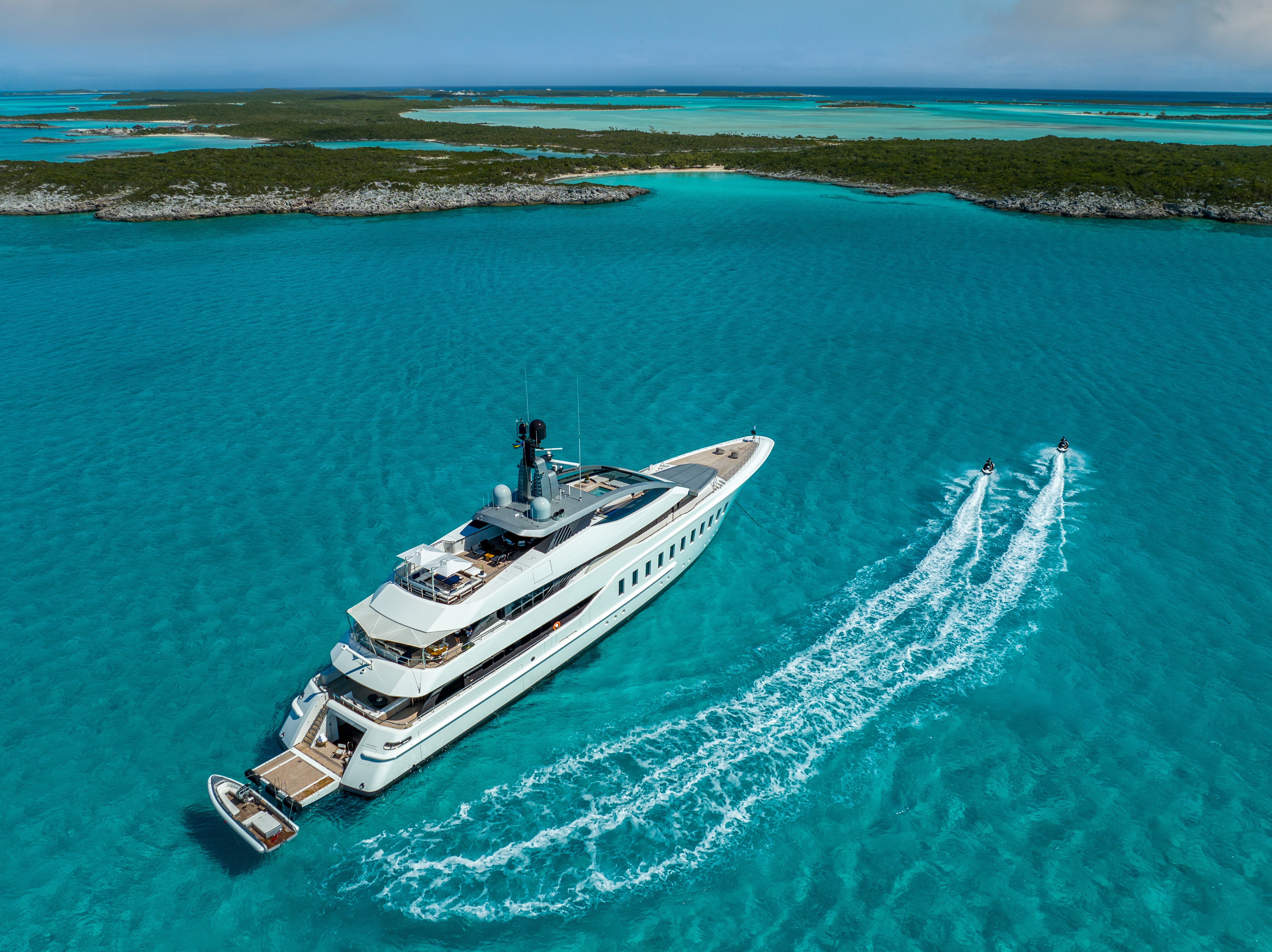 HALO yacht charter, photo 2