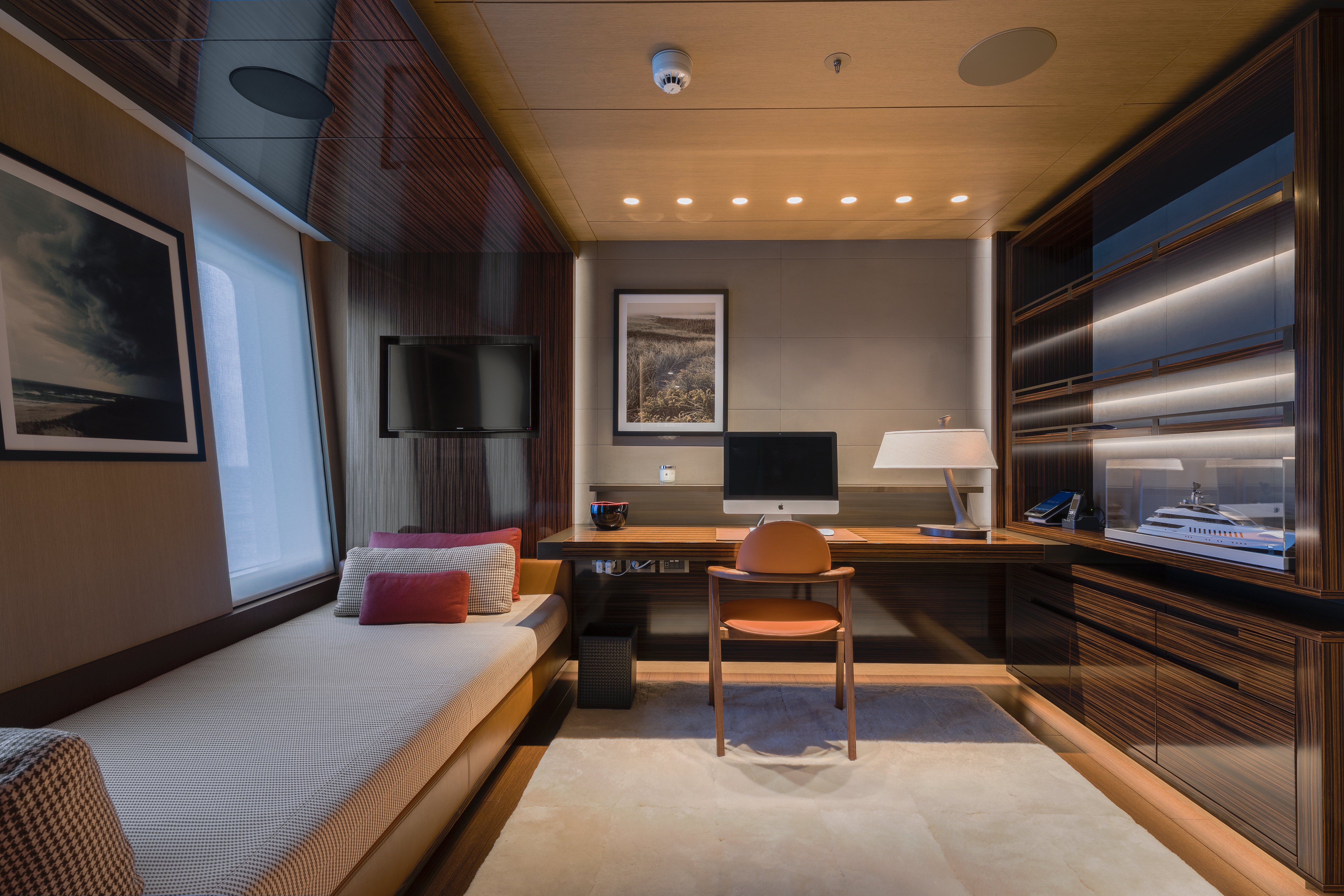 HALO yacht charter, photo 5