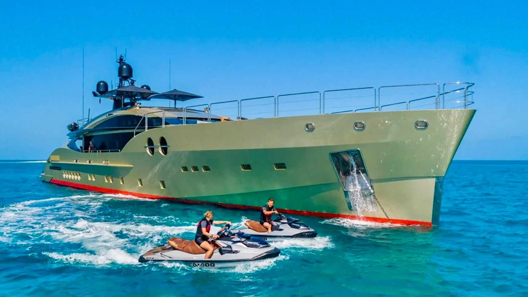 PALMER JOHNSON yacht detail