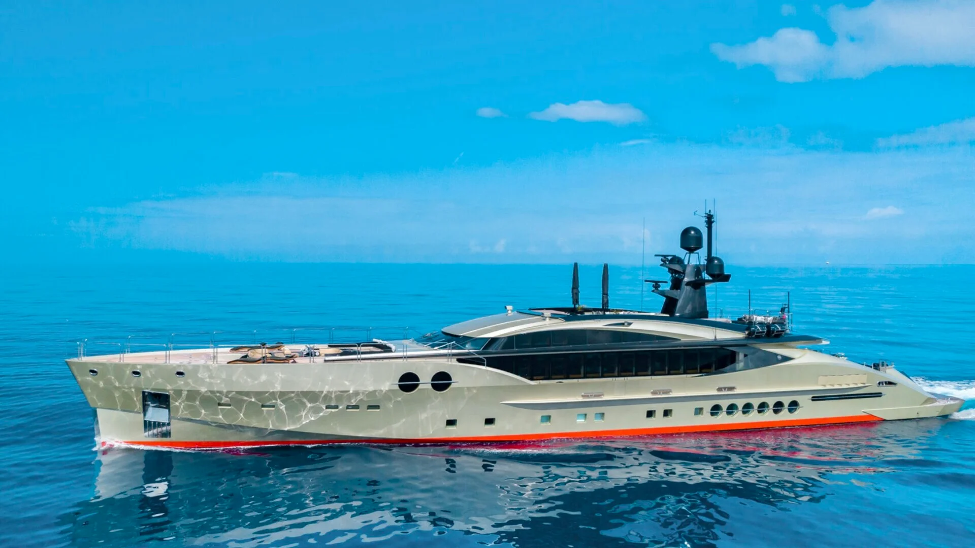 PALMER JOHNSON — 52m luxury yacht PALMER JOHNSON luxury yacht charter French Riviera