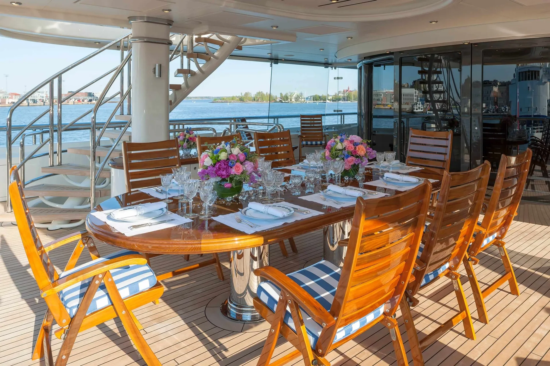 LADY KATHRYN V yacht charter, photo 6