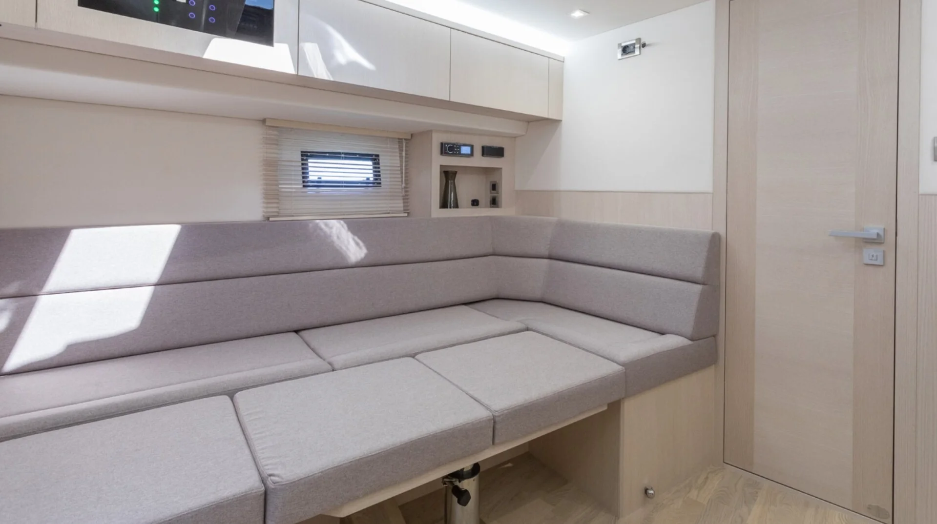MED 52 yacht charter, photo 4