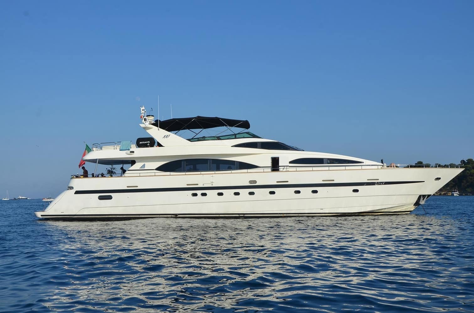 Azimut 100 Jumbo yacht charter, photo 8