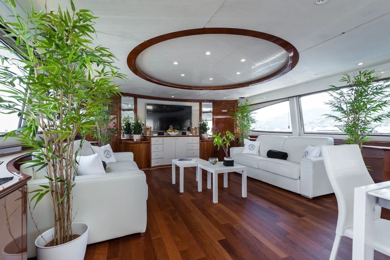 Azimut 100 Jumbo yacht charter, photo 4