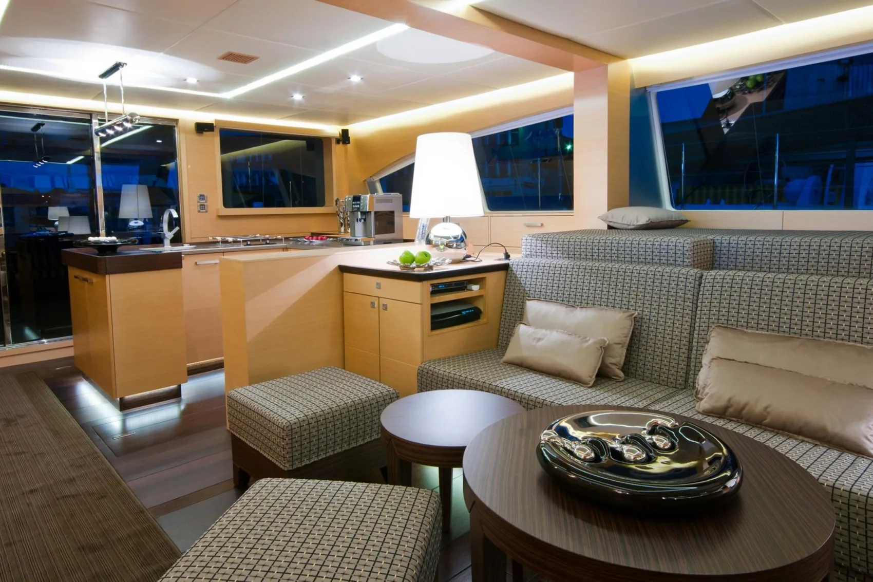 Ipharra yacht charter, photo 4