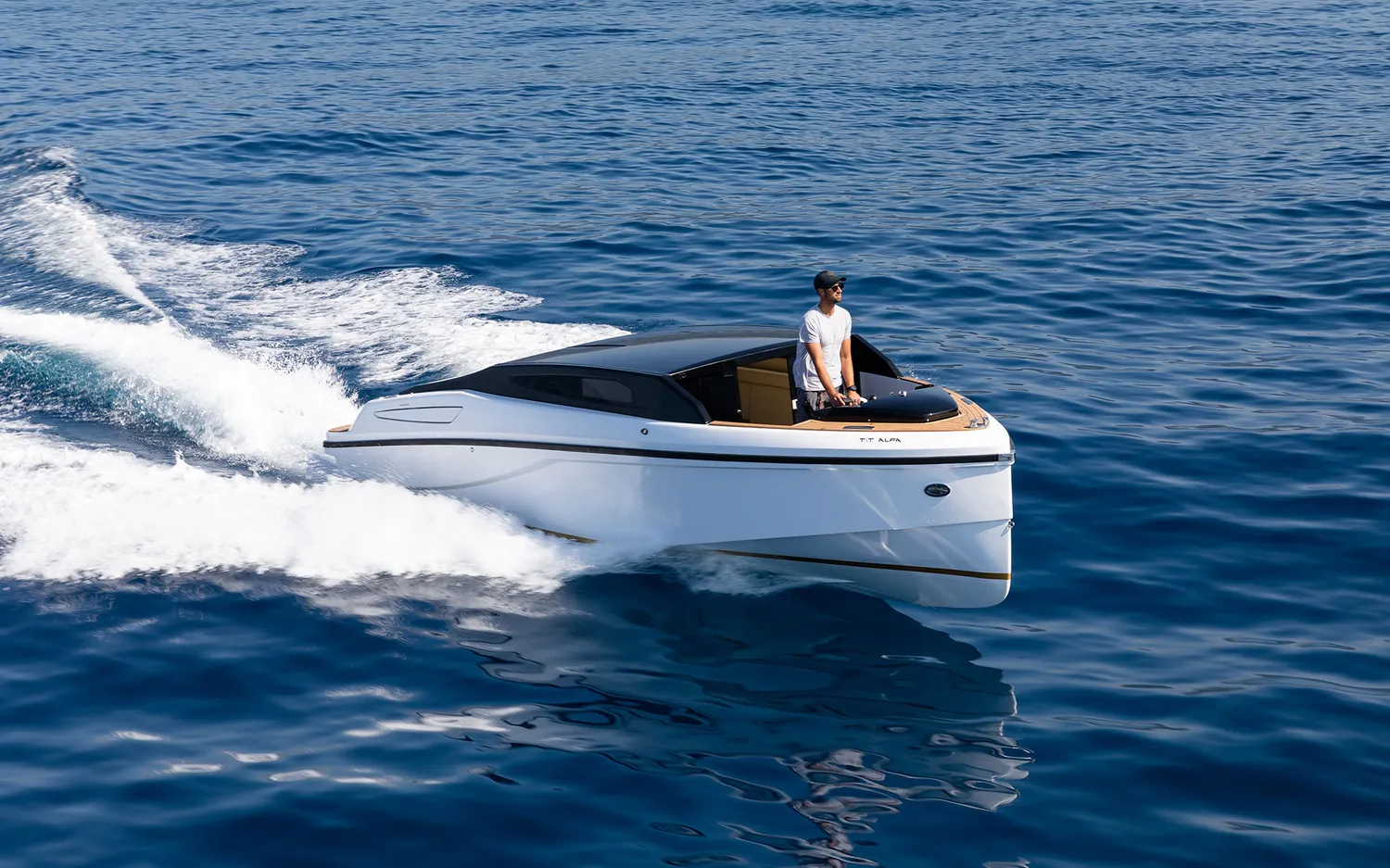 ALFA yacht charter, photo 6