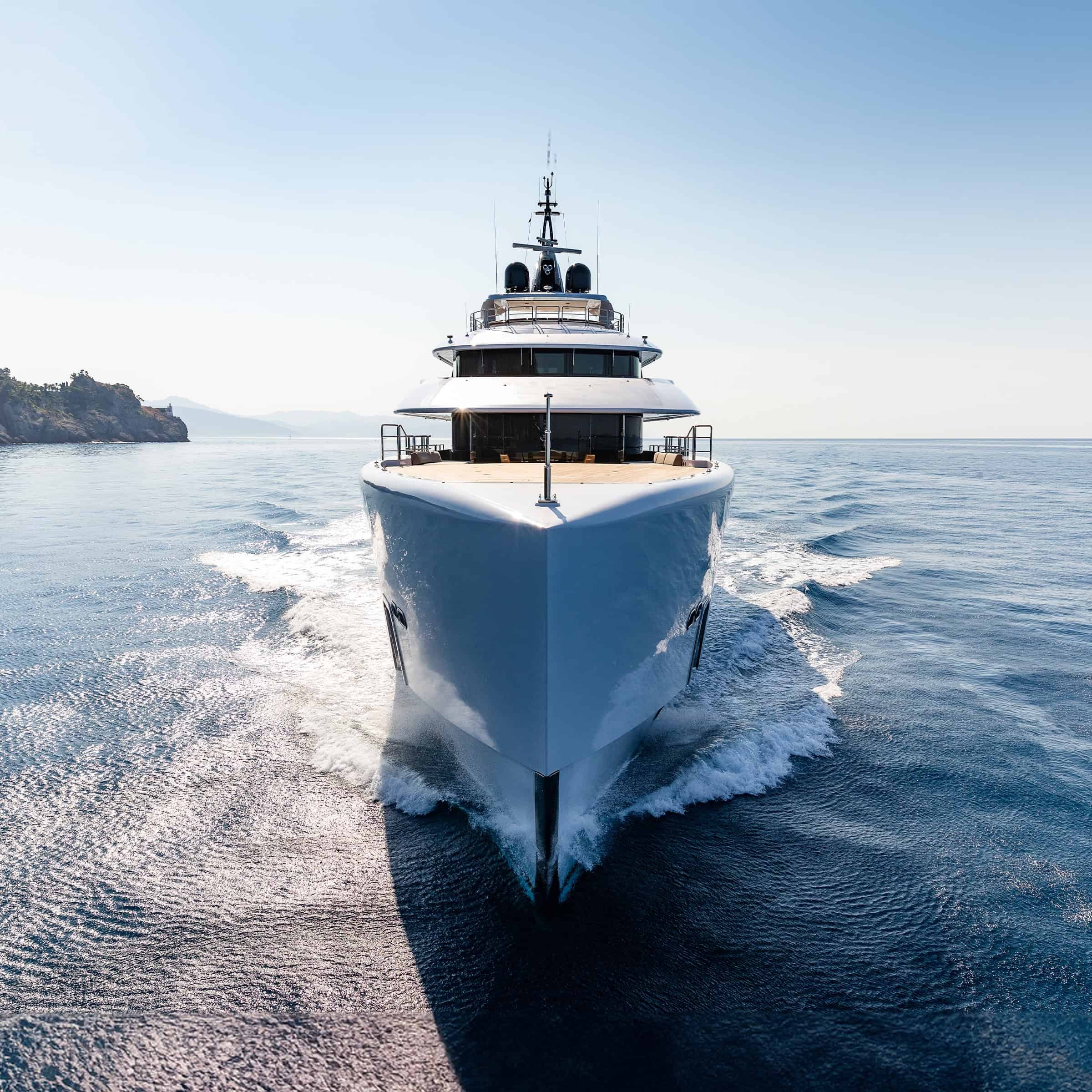 ALFA yacht charter, photo 7