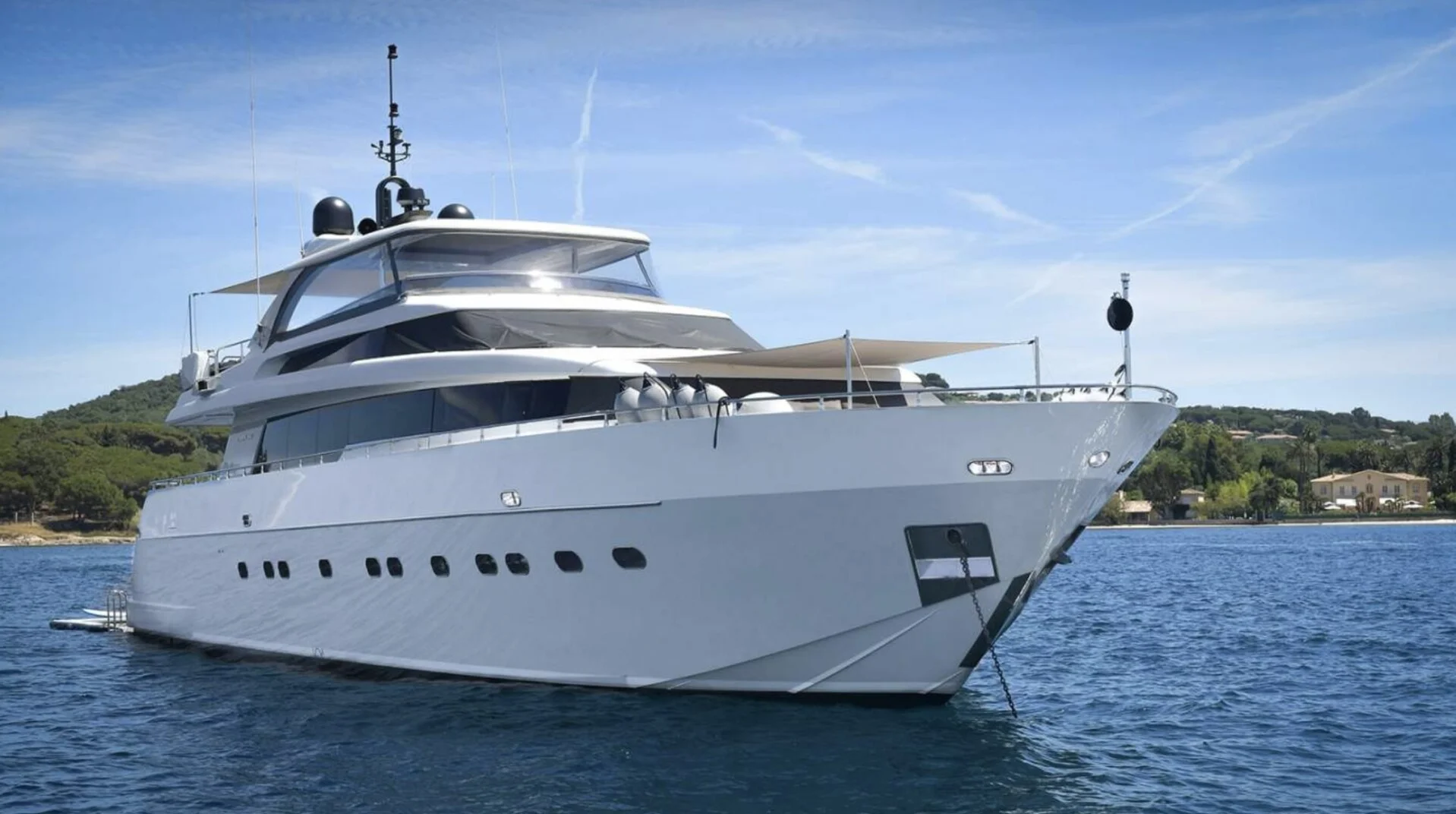 SANLORENZO 88 yacht charter, photo 2