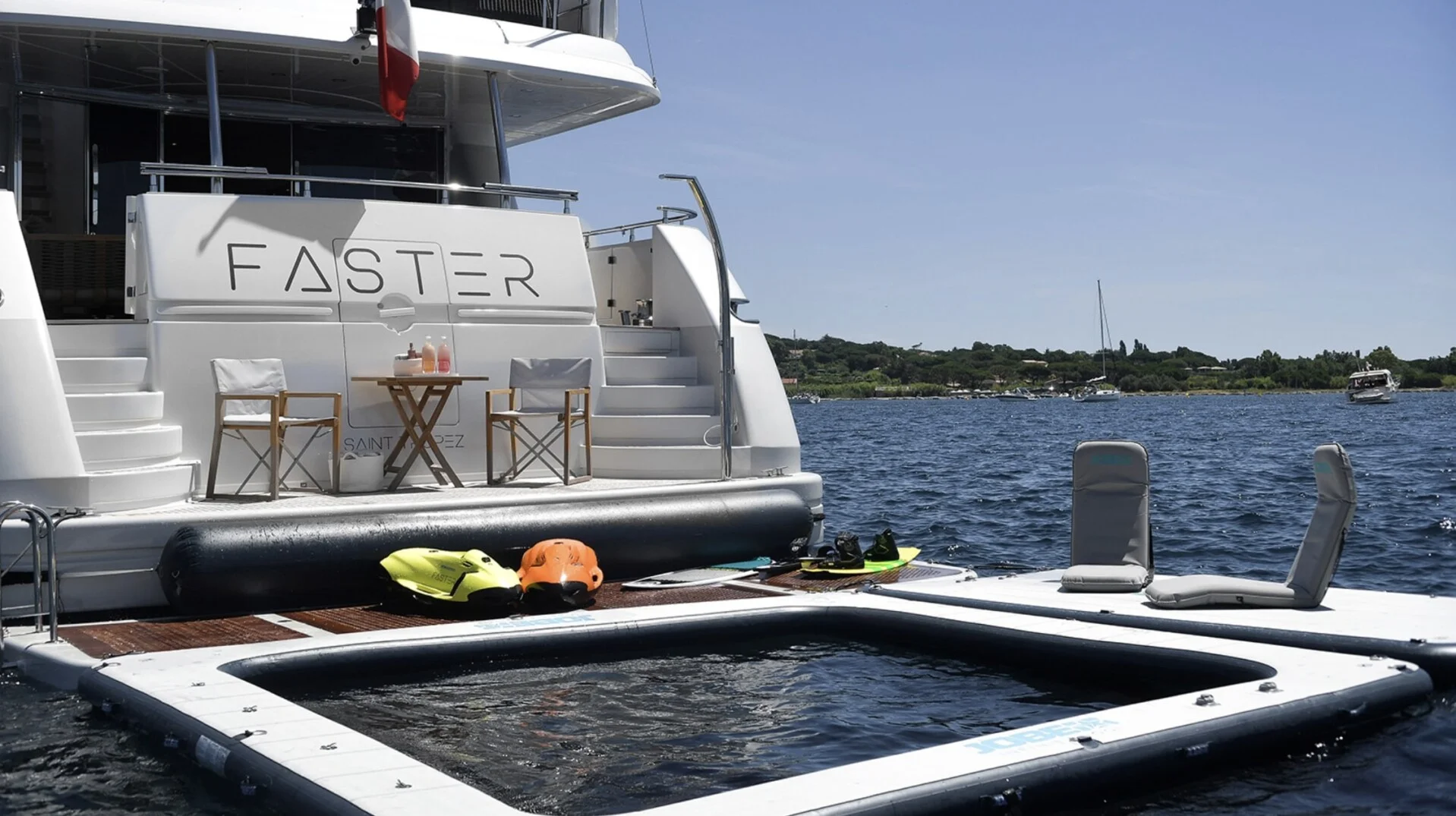 SANLORENZO 88 yacht charter, photo 6