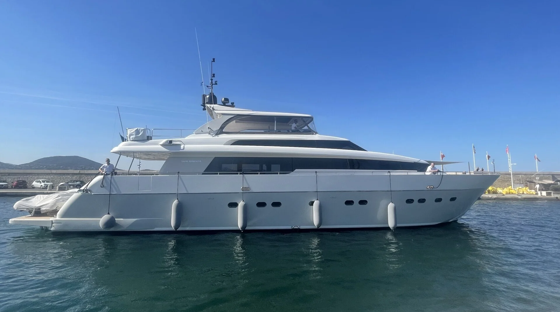 SANLORENZO 88 yacht charter, photo 8
