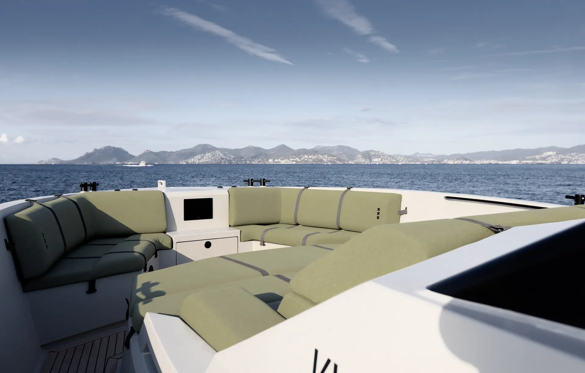 Lekker 44 yacht charter, photo 3