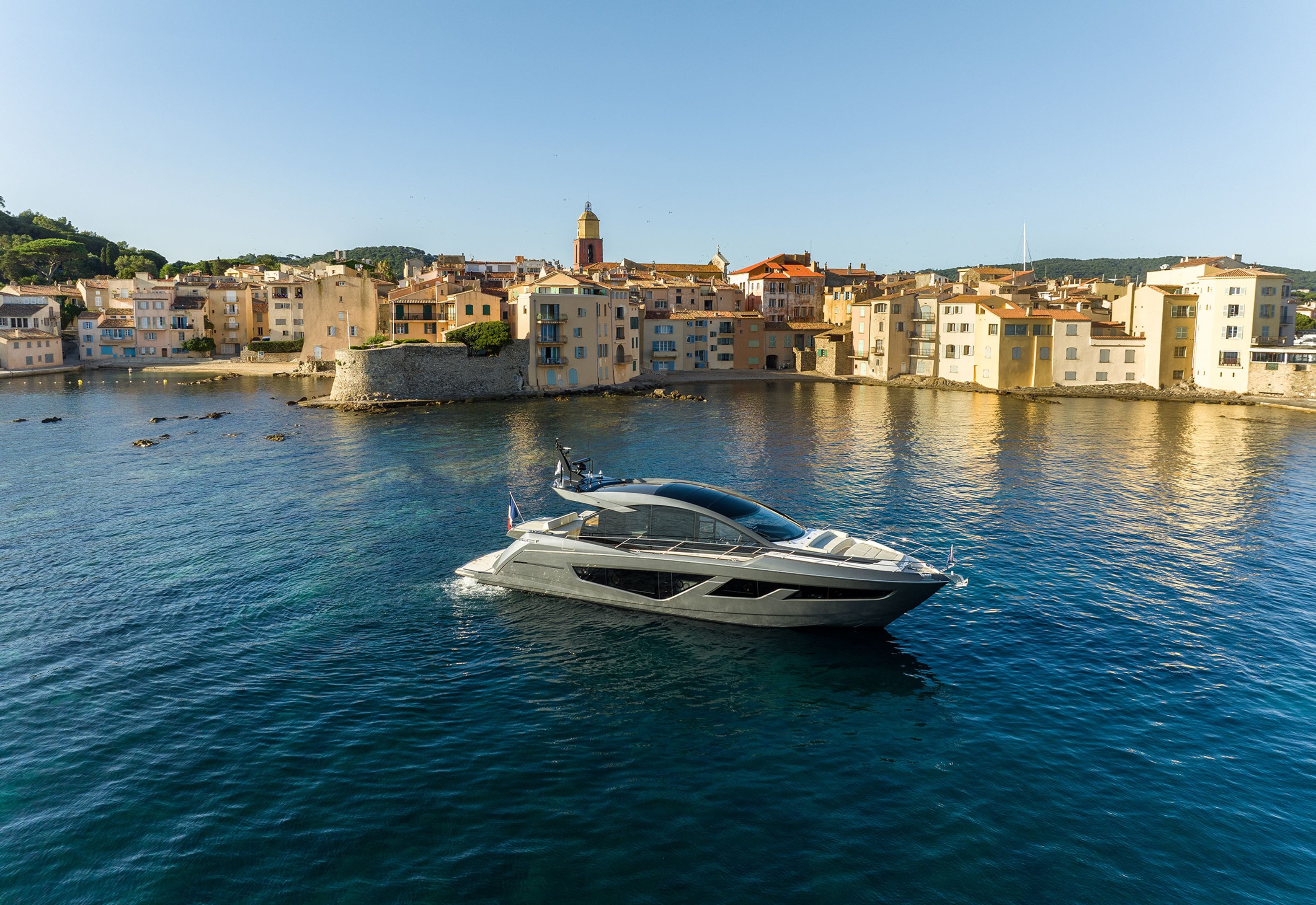 Sunseeker Predator 65 yacht charter, photo 6