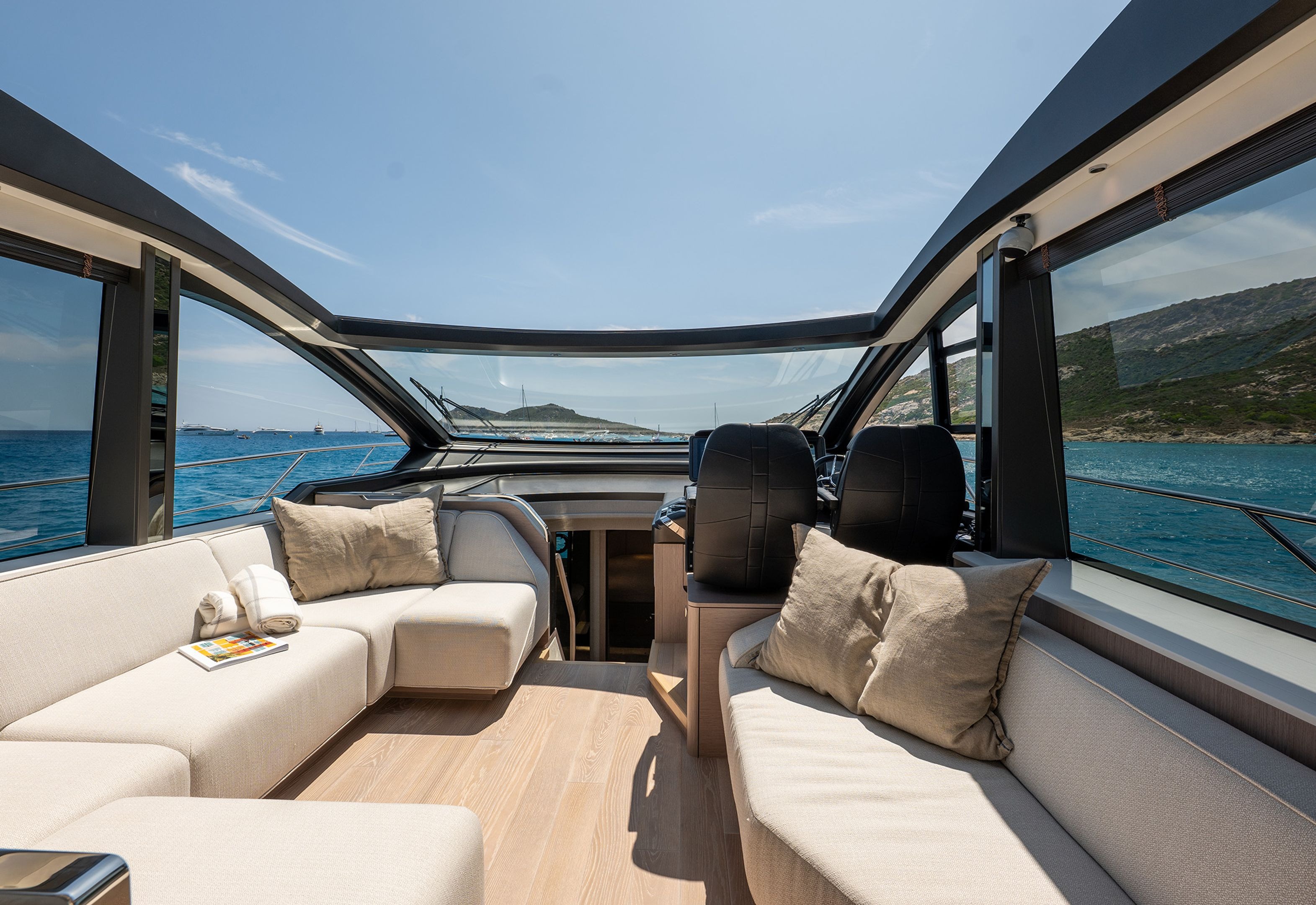 Sunseeker Predator 65 yacht charter, photo 4