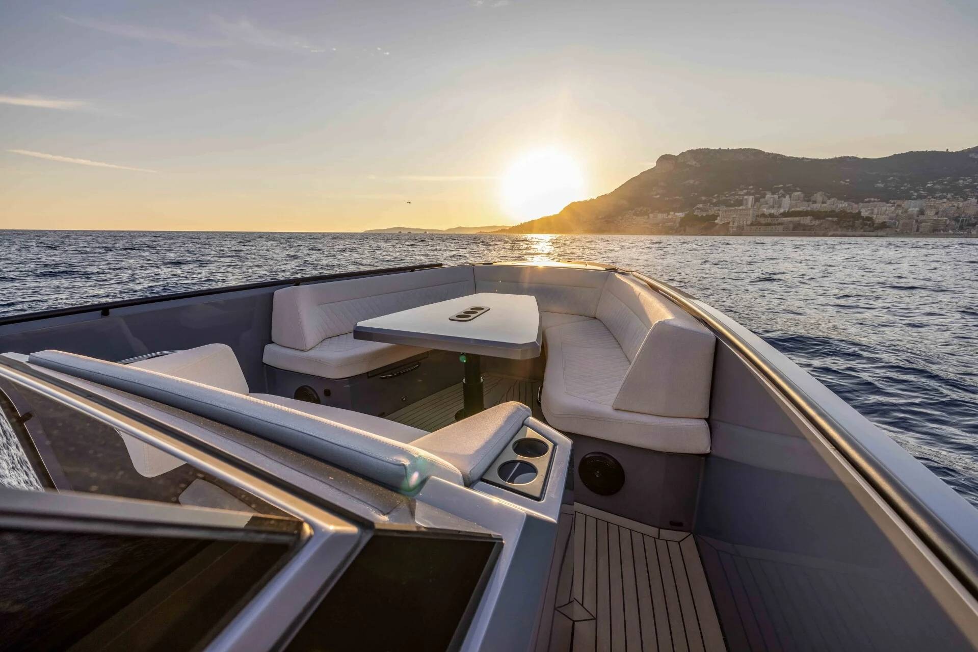Vanquish 40 yacht charter, photo 4