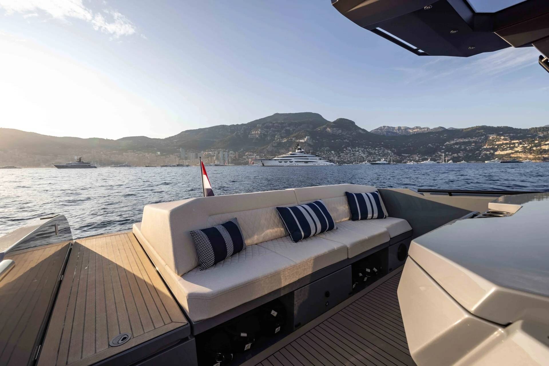 Vanquish 40 yacht charter, photo 3