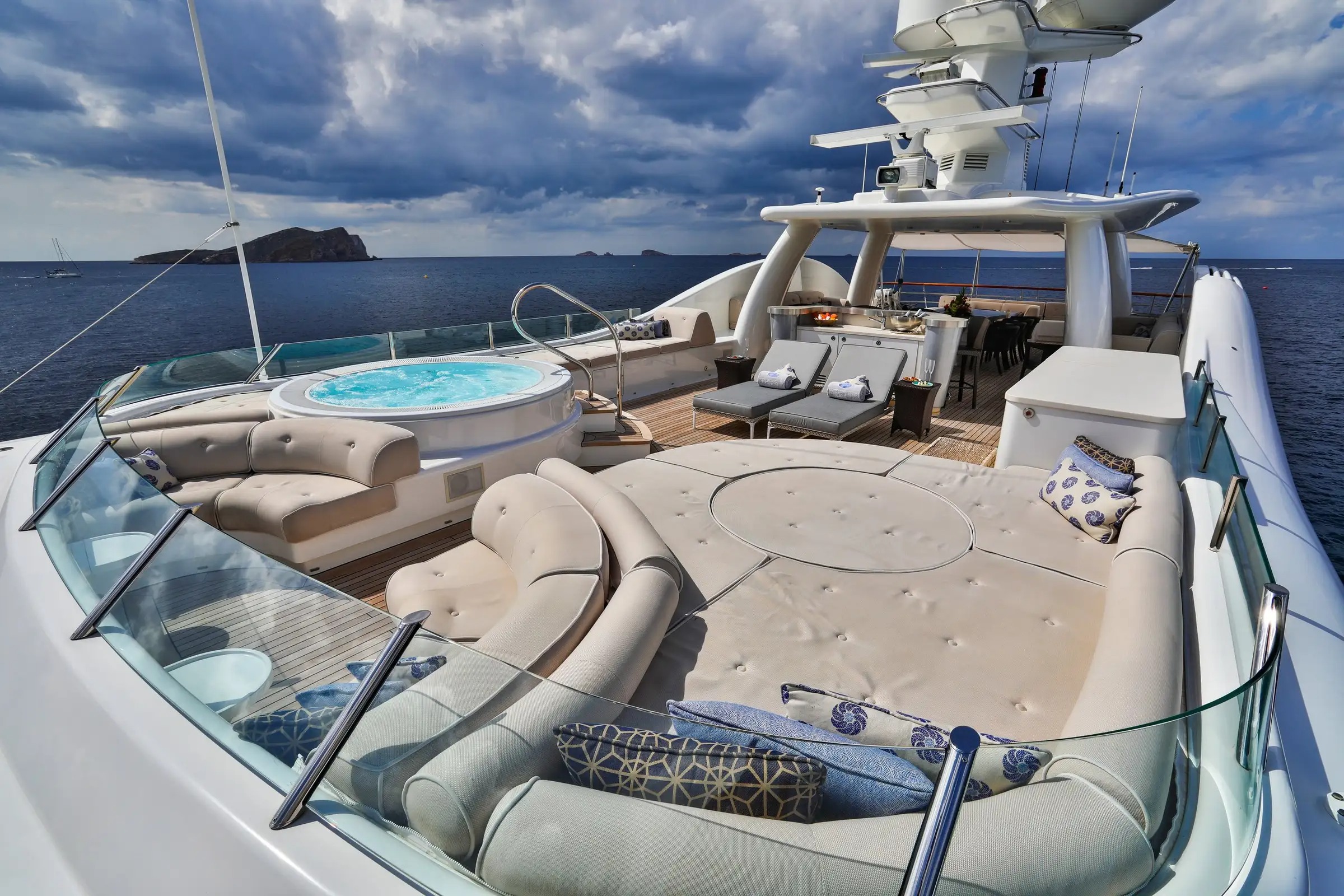 DENIKI yacht charter, photo 3