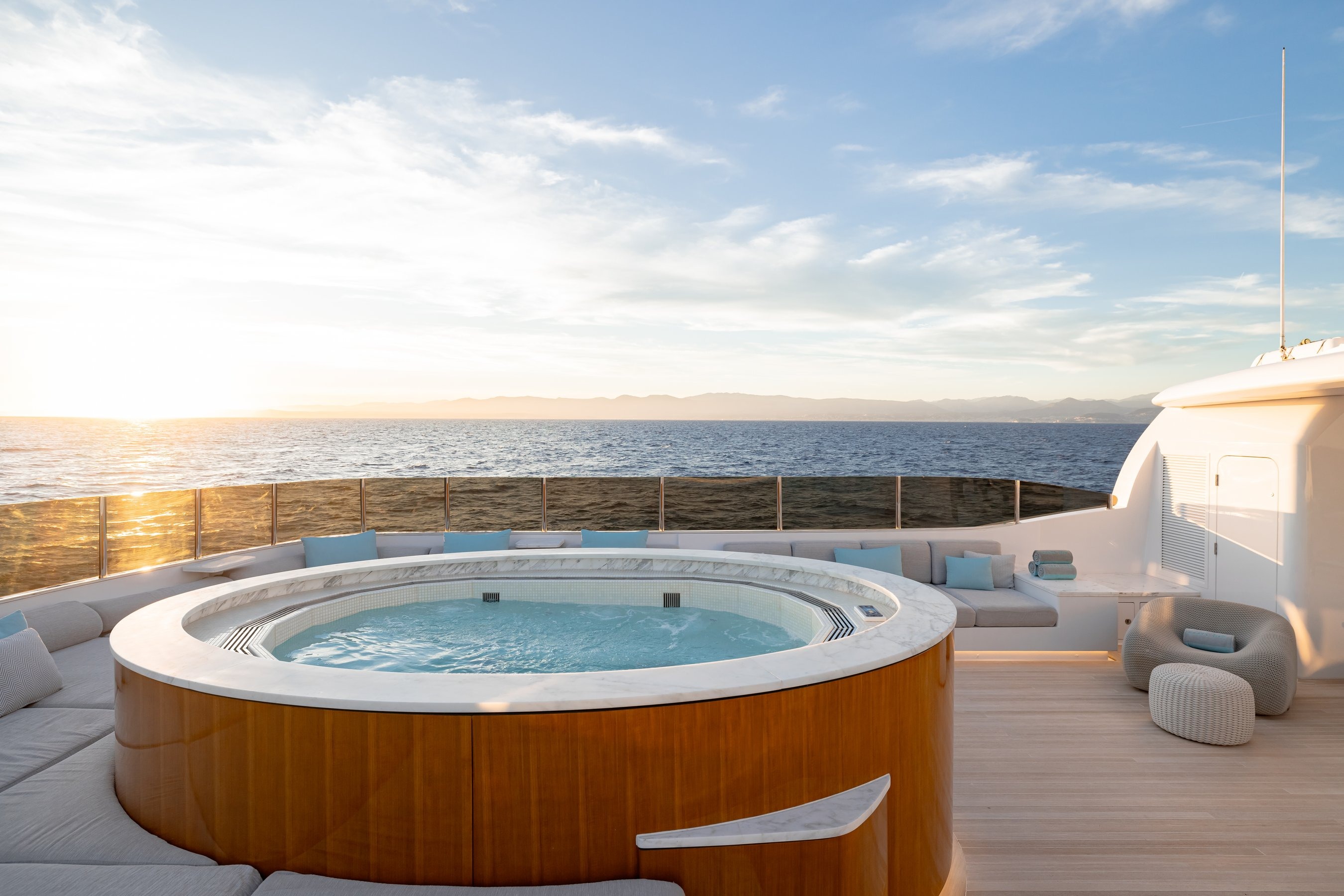  CARPE DIEM yacht charter, photo 3