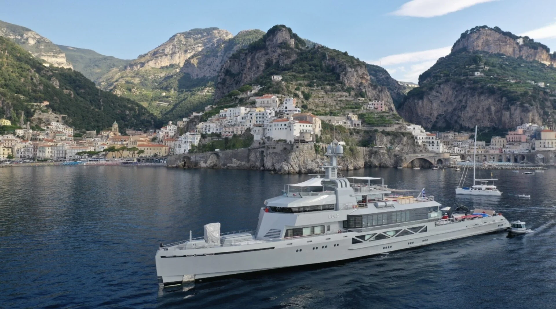 BOLD yacht detail